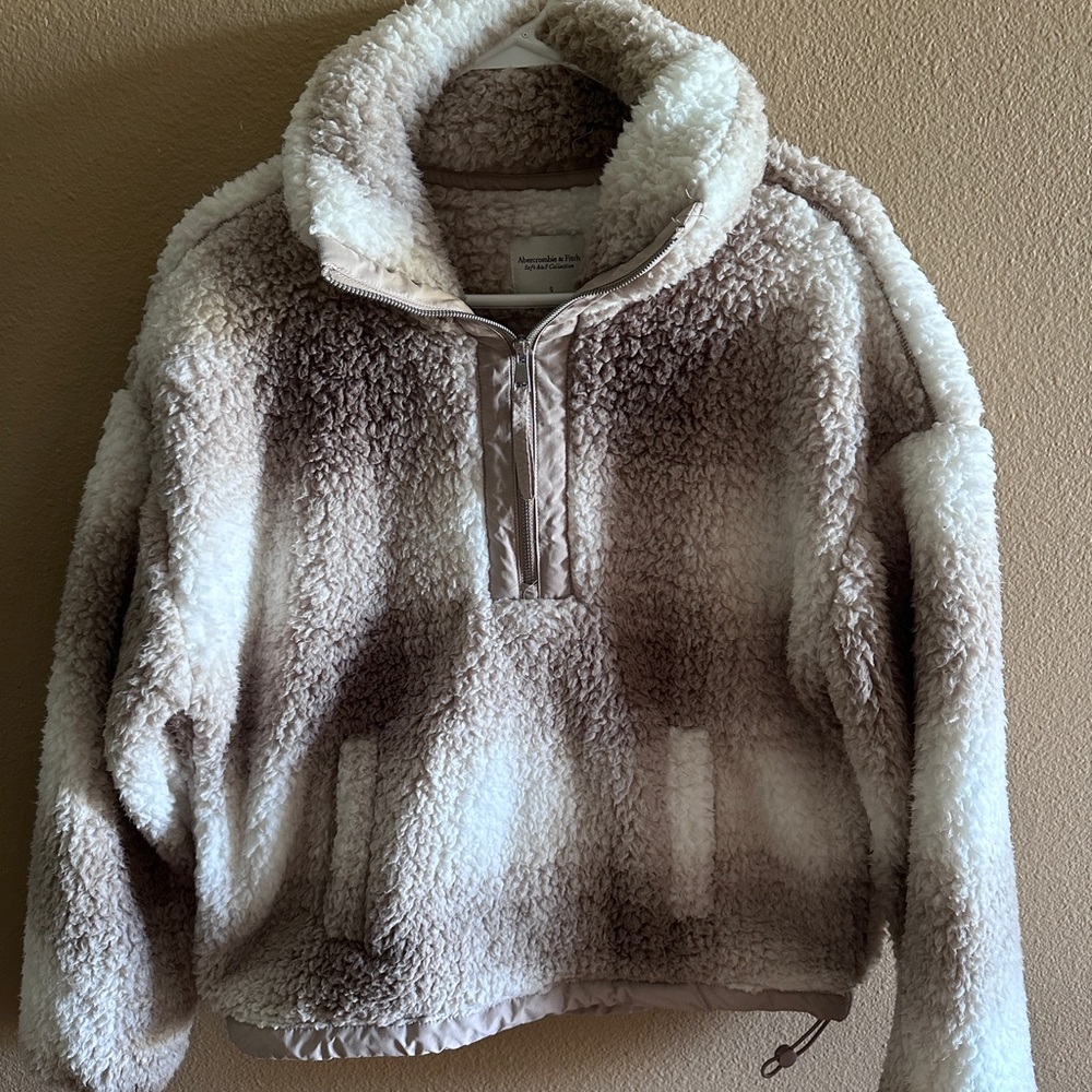 Abercrombie & Fitch Sherpa Jacket in Cream and Tan